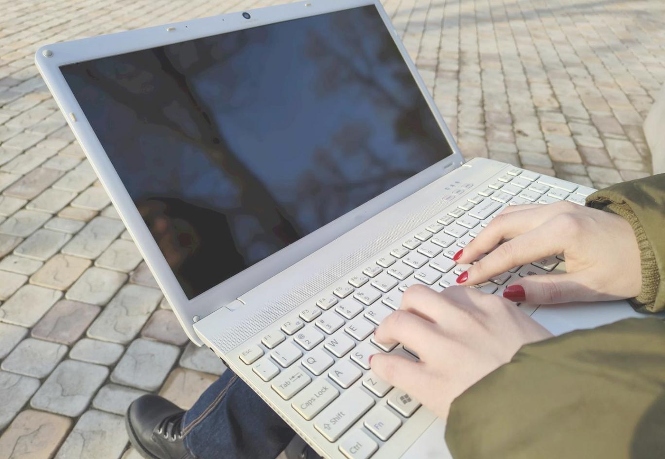 Esercitazioni pratiche in aule simulate per tecniche di interrogatorio